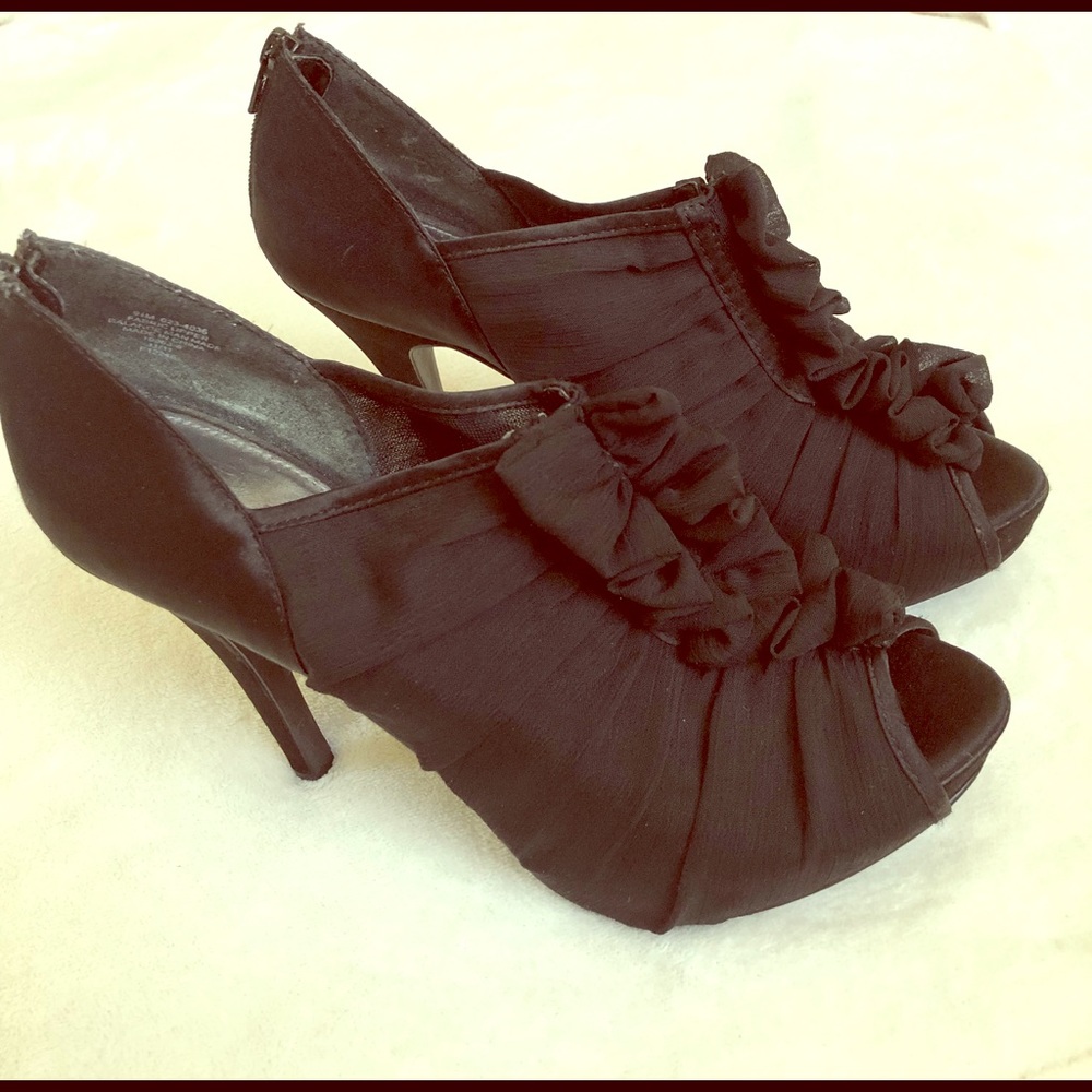 Jacqueline Ferrar Heels, size 9.5